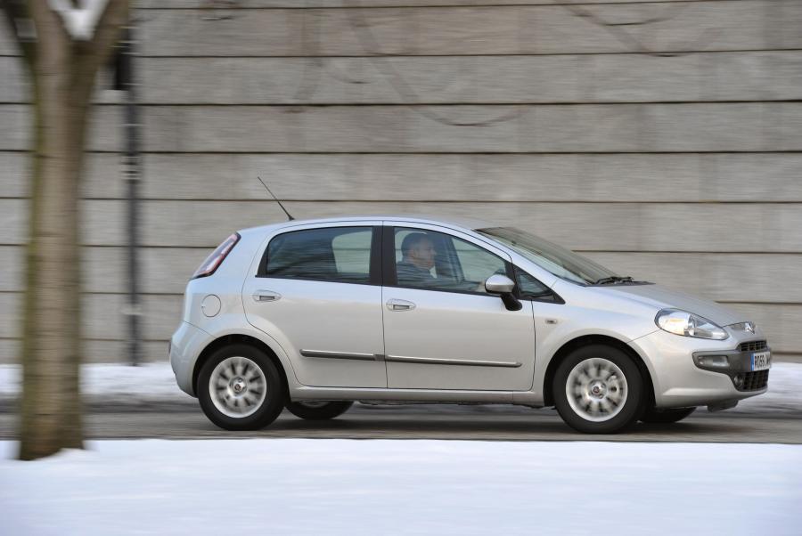  Fiat Punto Evo 2010 года  (фото 32 из 70)